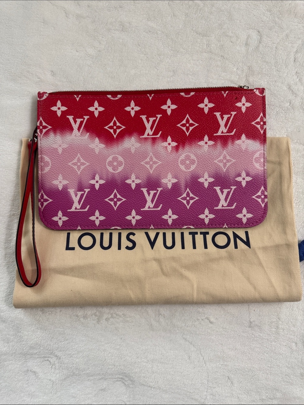 Louis Vuitton Authentic Pink to Red Gradient Monogram Wristlet - Picture 2 of 14